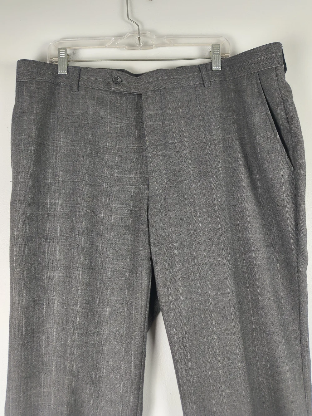 Daniel Hechter Suit Mens 46R Gray 2 Piece Plaid 100% Wool Notched Lapel 2 Button